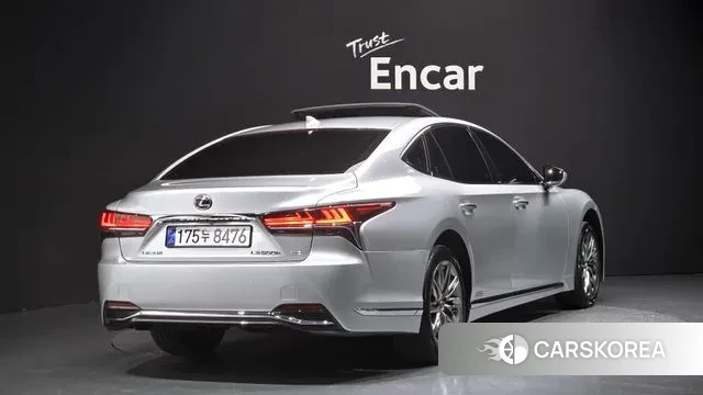 Lexus LS500h 5th generation 2018 Серебряный из Кореи