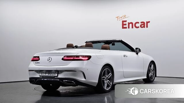 Mercedes-Benz E-Class W213 2018 Белый из Кореи