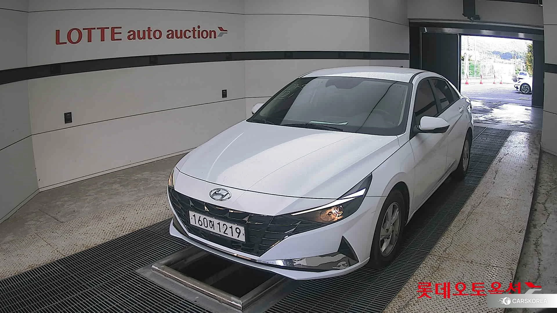 Hyundai Avante 2021 Polar White из Кореи
