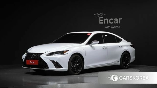 Lexus ES300h 7th generation 2021 Белый из Кореи