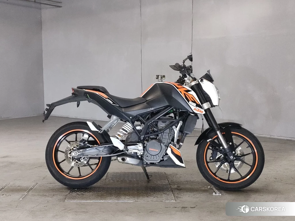 Проданный KTM 200 DUKE 2013 из Японии, фото 2