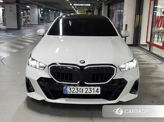 BMW 5 Series (G60) 2024 Белый из Кореи