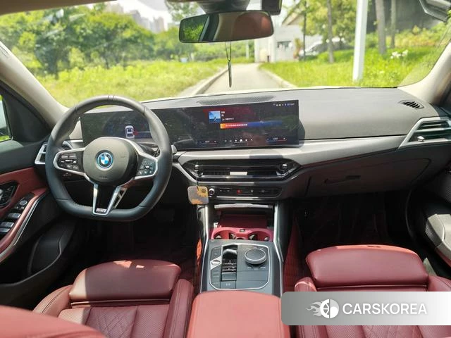 BMW i3 2025 Белый из Китая
