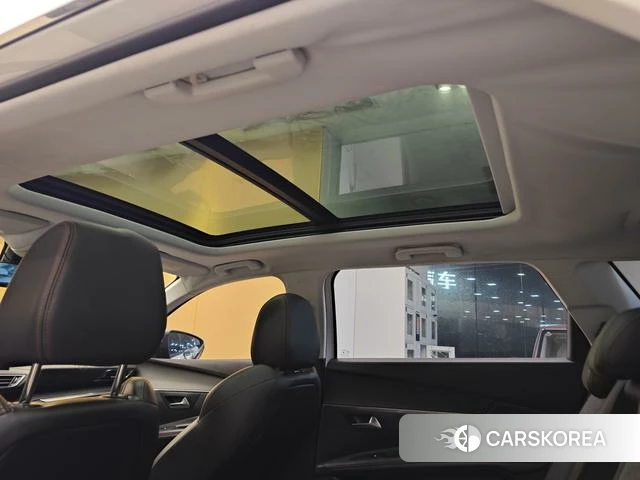 Peugeot 5008 2018 Белый из Китая