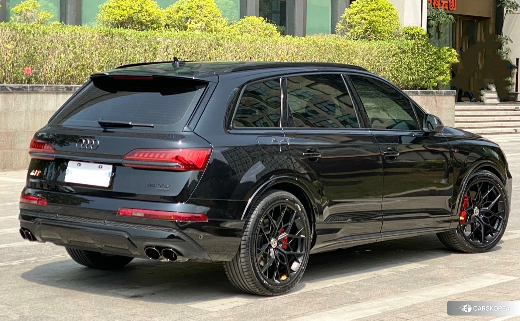 Audi Q7 2020 Черный из Китая