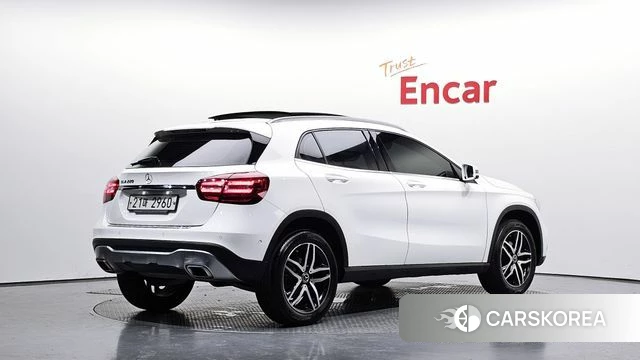Mercedes-Benz GLA-Class X156 2019 Белый из Кореи