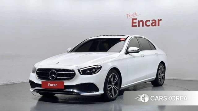 Mercedes-Benz E-Class W213 2021 Белый из Кореи