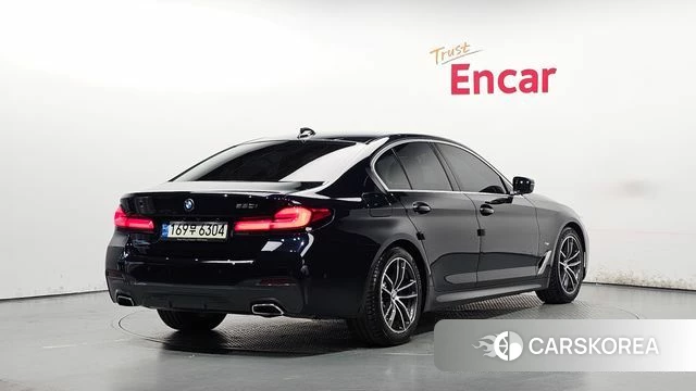 BMW 5 Series (G30) 2021 Черный из Кореи