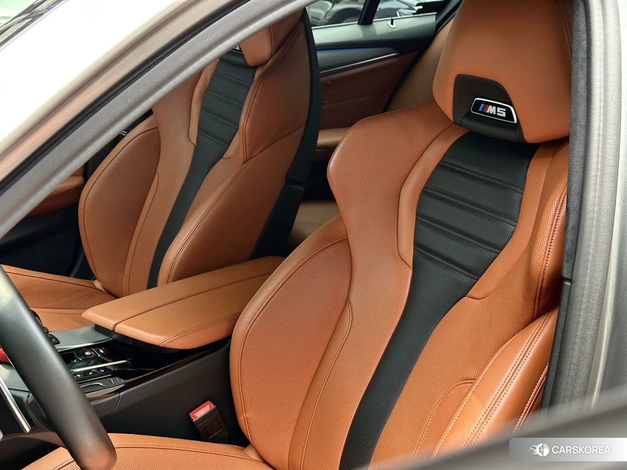 BMW M5 2020 Темно-серый из Китая