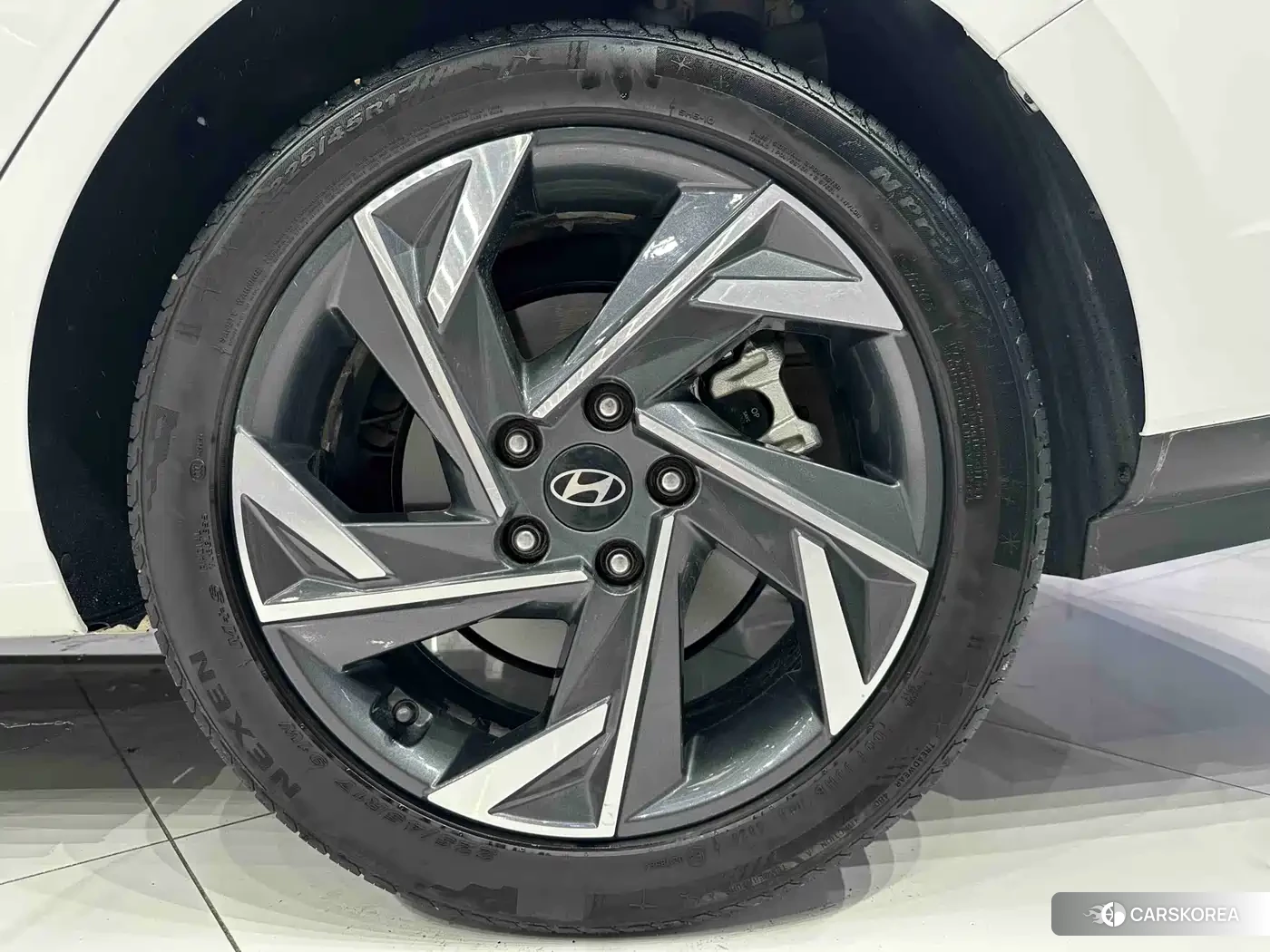 Hyundai Elantra 2024 Белый из Китая
