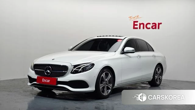 Mercedes-Benz E-Class W213 2018 Белый из Кореи