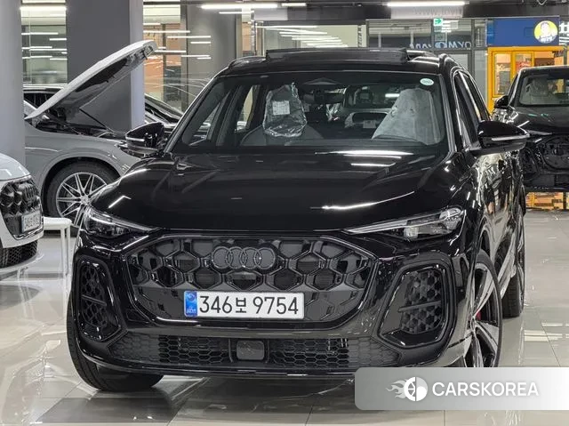 Audi Q5 (80A) 2025 Черный из Кореи