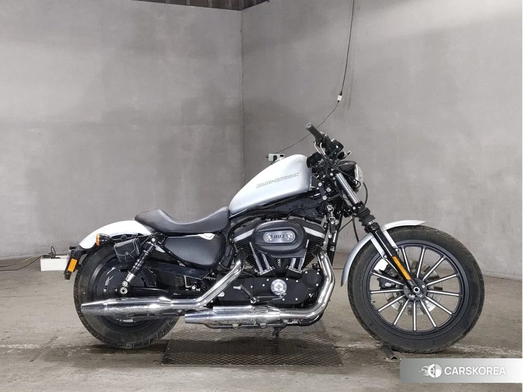 Проданный Harley-Davidson Sportster XL883N 2010 из Японии