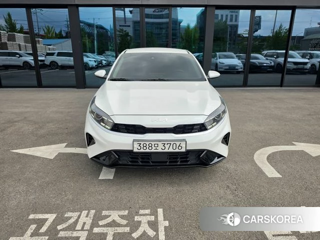 Kia The New K3 2nd generation 2023 Белый из Кореи