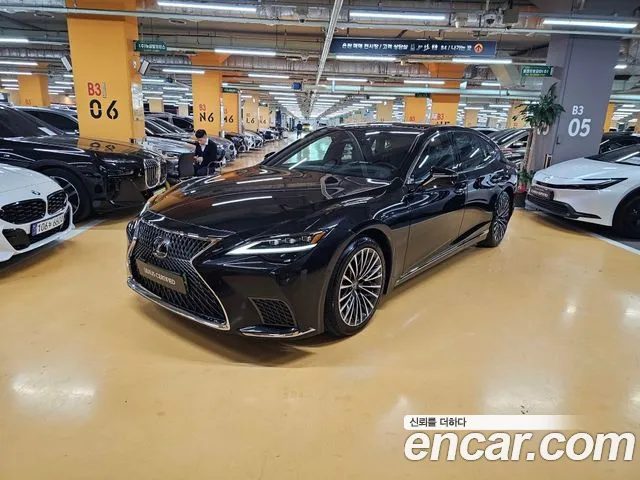Lexus LS500 5th generation 2024 Черный из Кореи