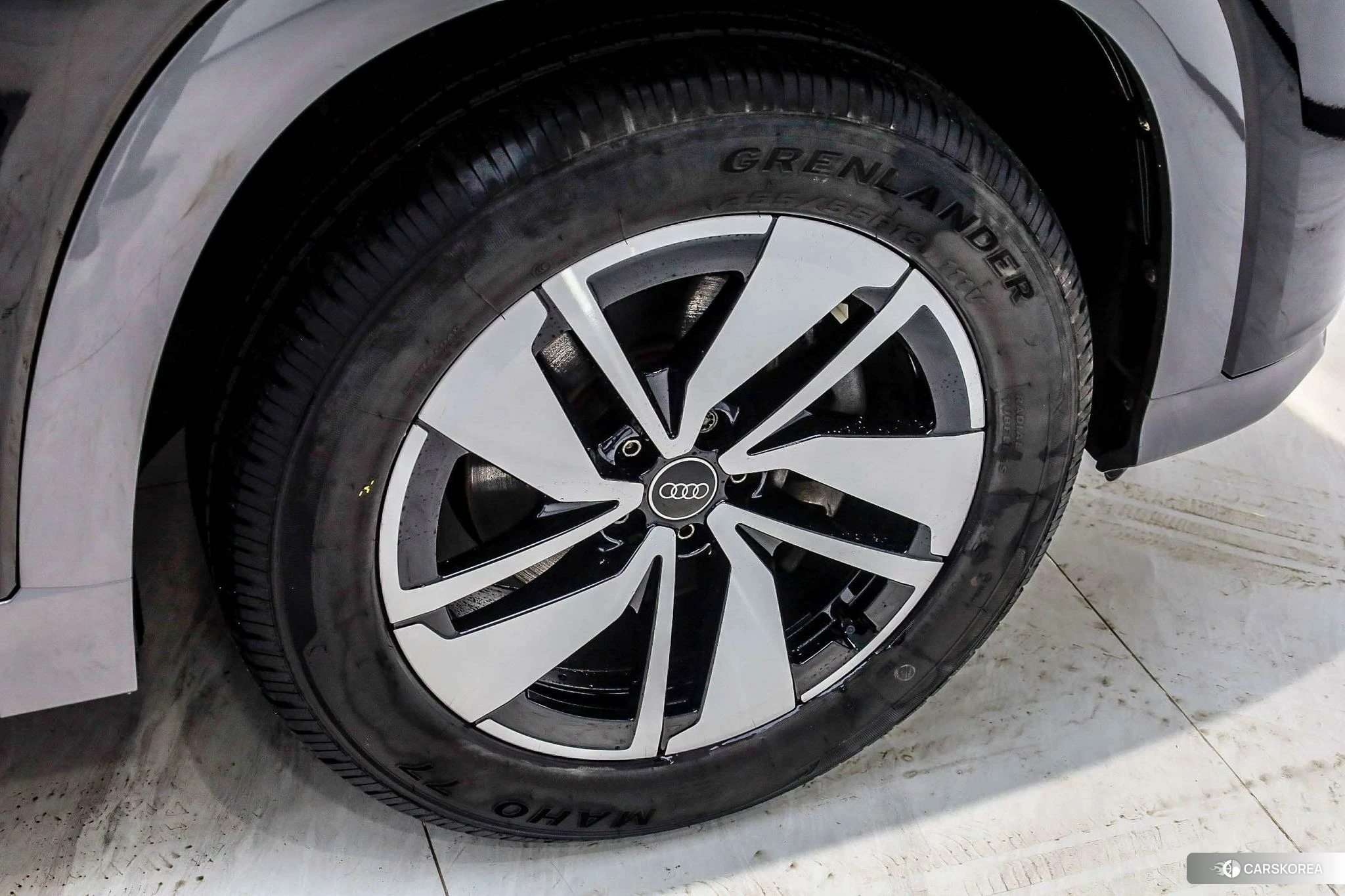 Audi Q6 2023 Черный из Китая