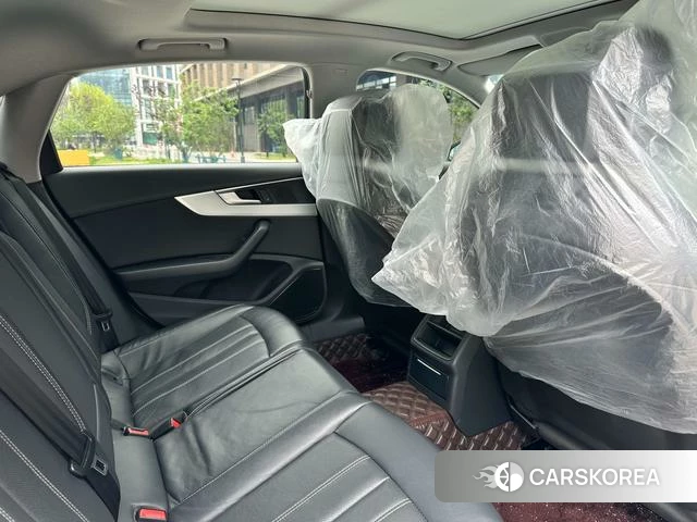 Audi A4L 2023 Белый из Китая