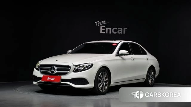 Mercedes-Benz E-Class W213 2018 Белый из Кореи