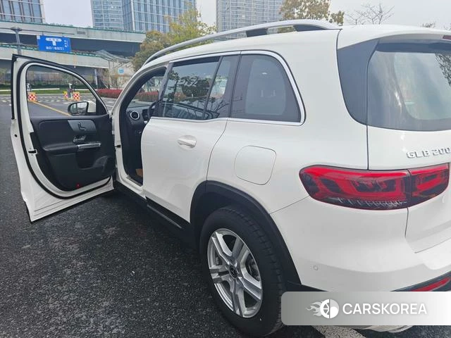 Mercedes-Benz GLB 2023 Белый из Китая