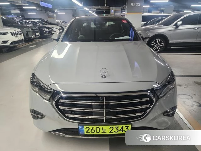 Mercedes-Benz E-Class W214 2025 Цвет галактики из Кореи