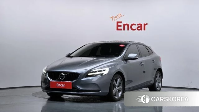 Volvo V40 2018 Серый из Кореи