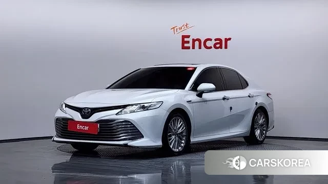 Toyota Camry (XV70) 2019 Белый из Кореи