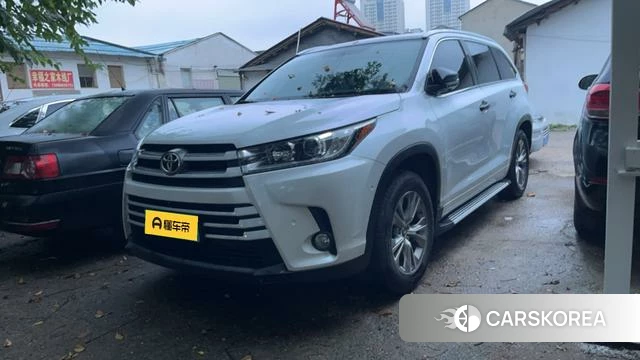 Toyota Highlander 2022 -- из Китая