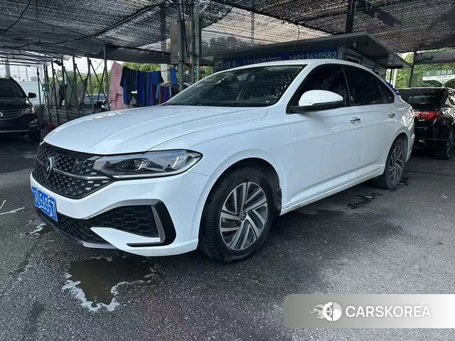 Volkswagen Lavida 2023 Белый из Китая