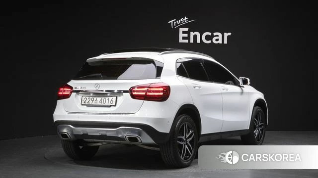 Mercedes-Benz GLA-Class X156 2018 Белый из Кореи