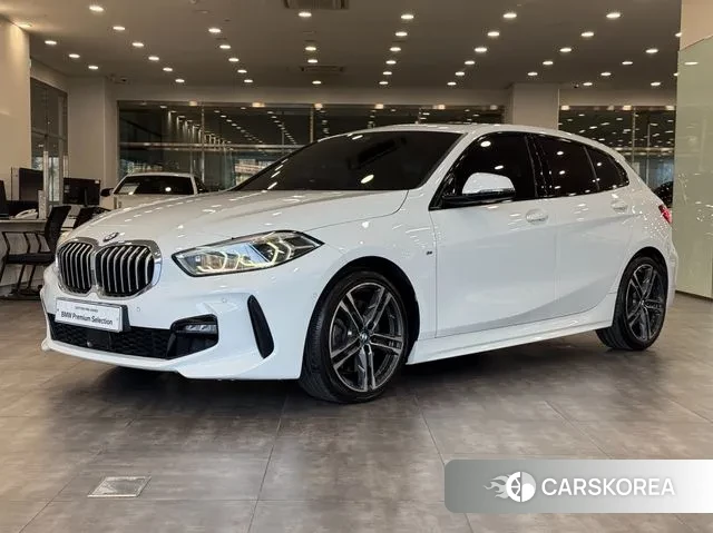 BMW 1 Series (F40) 2023 Белый из Кореи