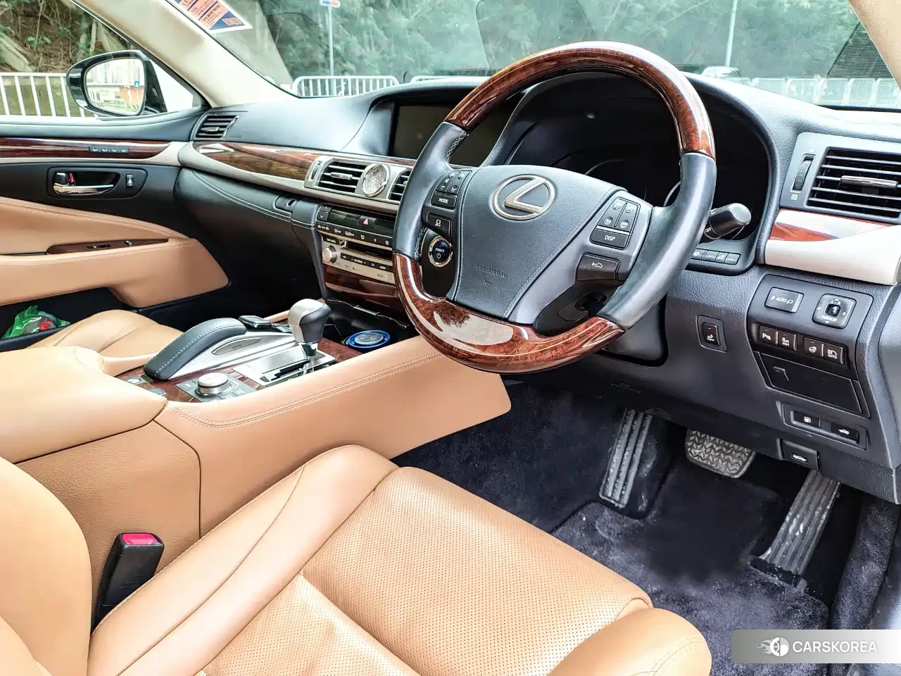 Lexus LS 2021 Белый из Китая