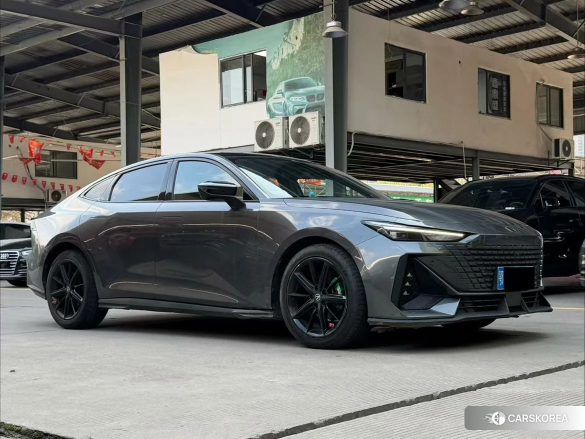 Chang'an UNI-V 2022 Черный из Китая
