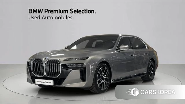 BMW 7 Series (G70) 2023 Песочный из Кореи