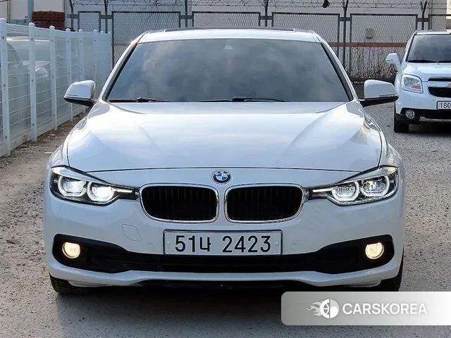 BMW 3 Series (F30) 2018 Белый из Кореи
