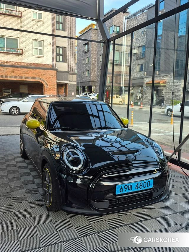 Mini Cooper Electric 2023 Черный из Кореи