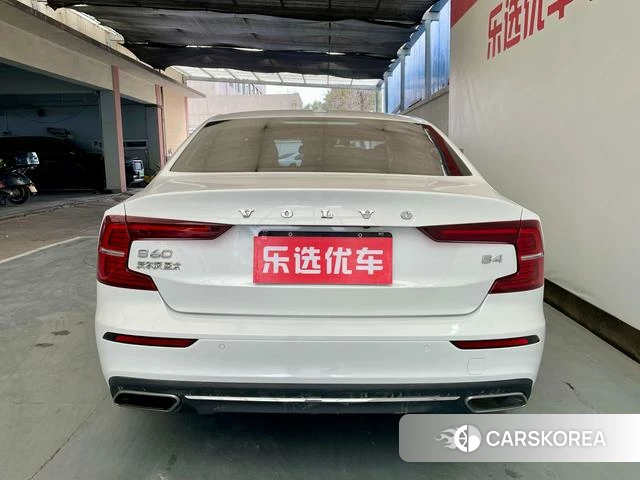 Volvo S60 2022 Белый из Китая