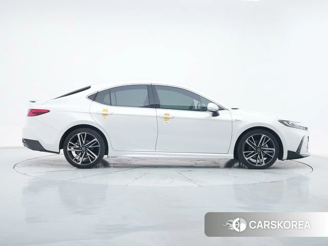 Toyota Camry 2024 Белый из Китая
