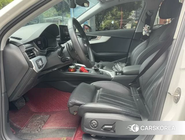 Audi A4L 2021 Белый из Китая