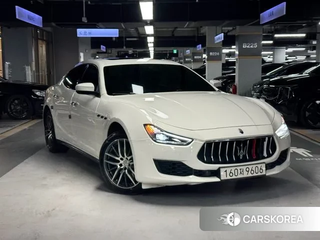 Maserati Ghibli 2018 Белый из Кореи