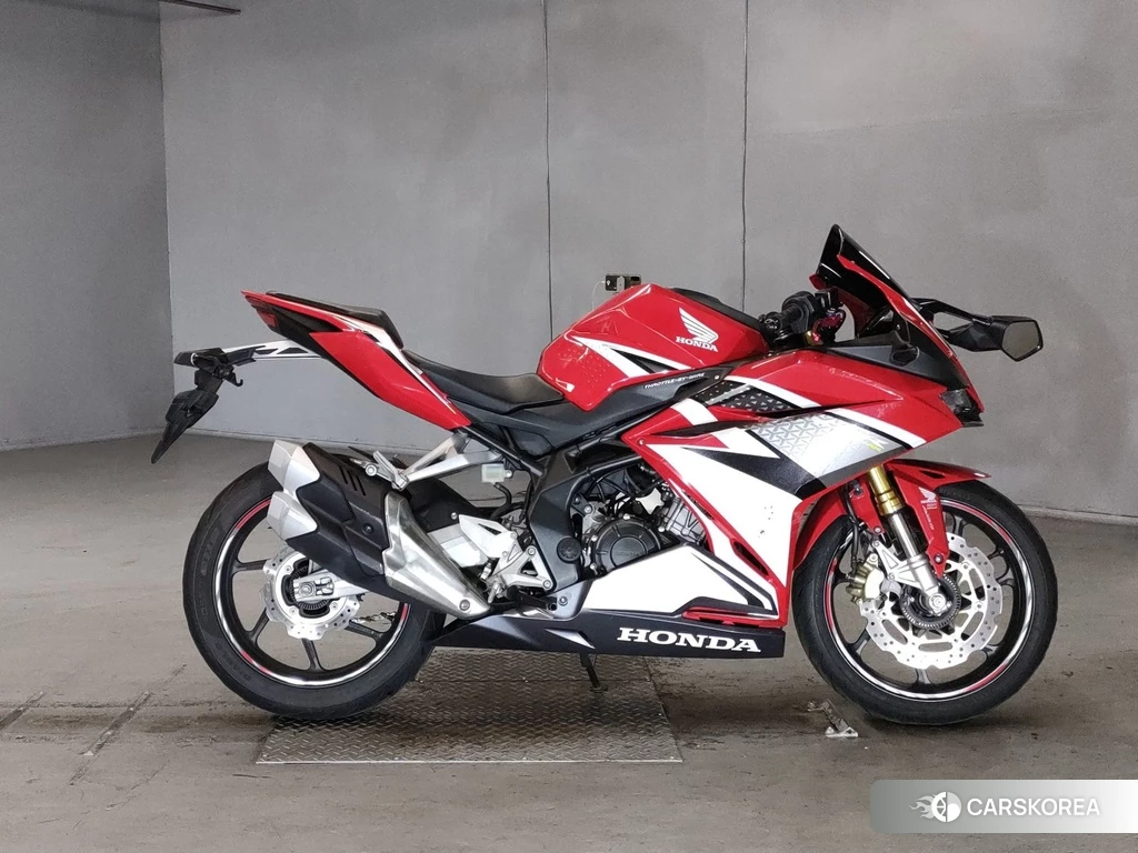 Проданный Honda CBR250RR 2017 из Японии, фото 2