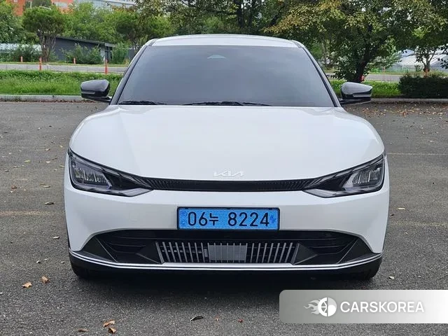 Kia EV6 2023 Белый из Кореи