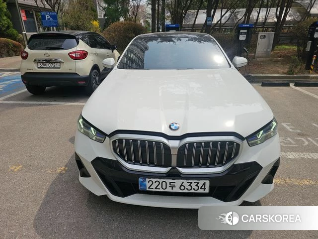 BMW 5 Series (G60) 2025 Белый из Кореи