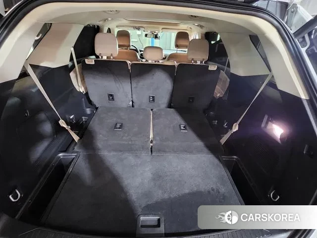 Ford Explorer 6th Generation 2023 Белый из Кореи