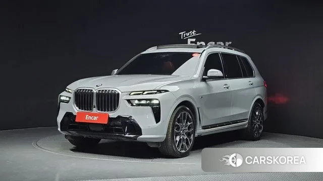 BMW X7 (G07) 2023 Серебристо-серый из Кореи