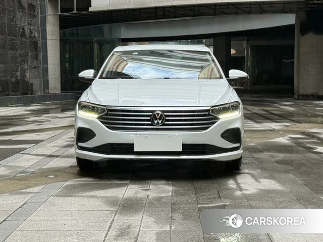 Volkswagen Lavida 2023 Белый из Китая