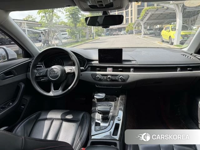 Audi A4L 2018 Белый из Китая