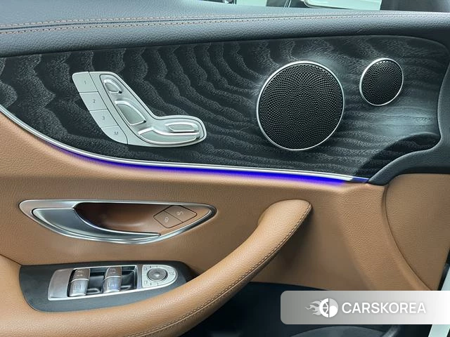 Mercedes-Benz E-class (imported) 2020 Белый из Китая