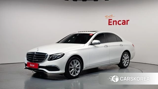 Mercedes-Benz E-Class W213 2018 Белый из Кореи