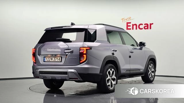 Ssangyong Torres 2022 Серебристо-серый из Кореи