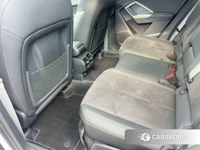 Audi Q3 2022 Белый из Китая